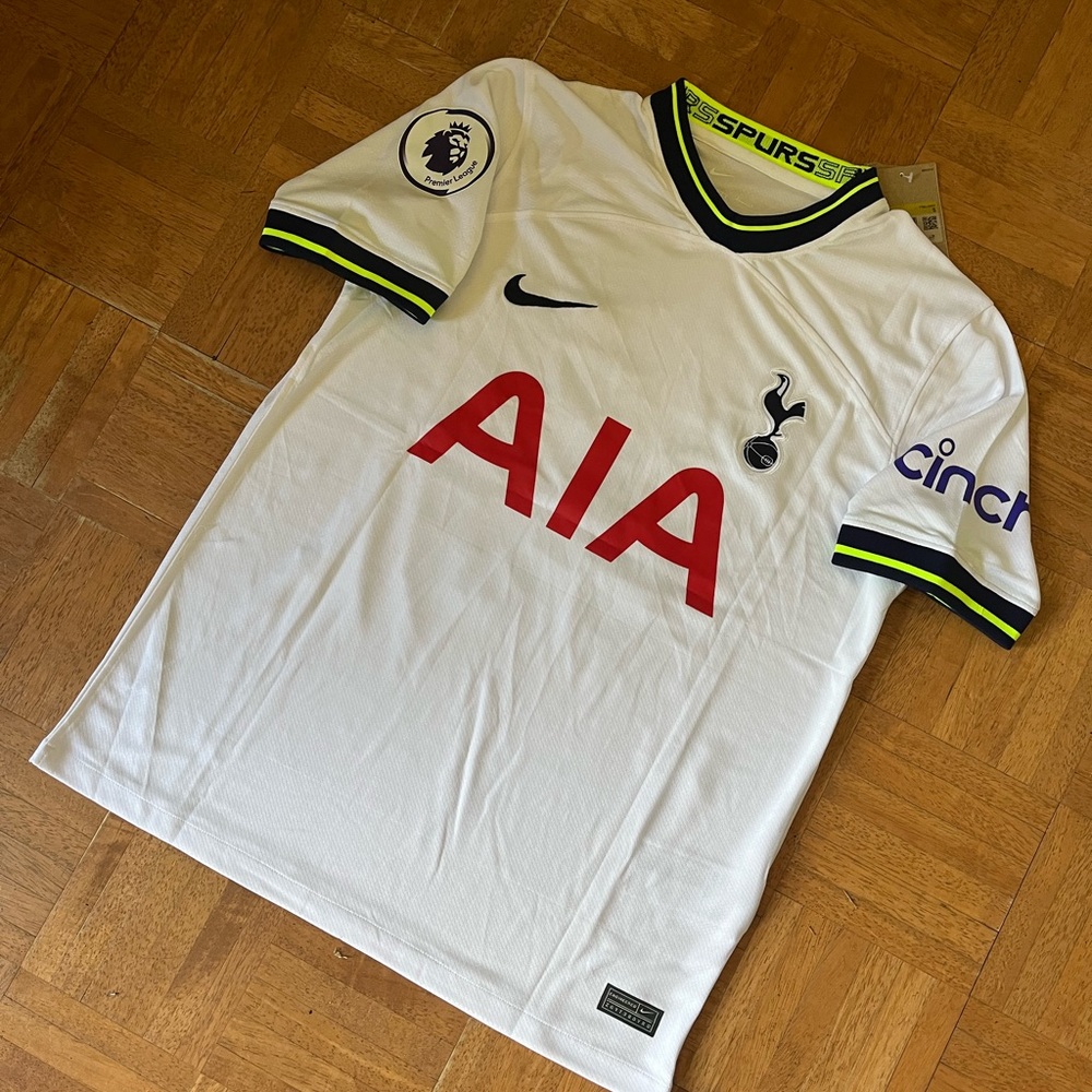 Kane Tottenham Hot Spurs Soccer Jersey - Picture 4 of 6